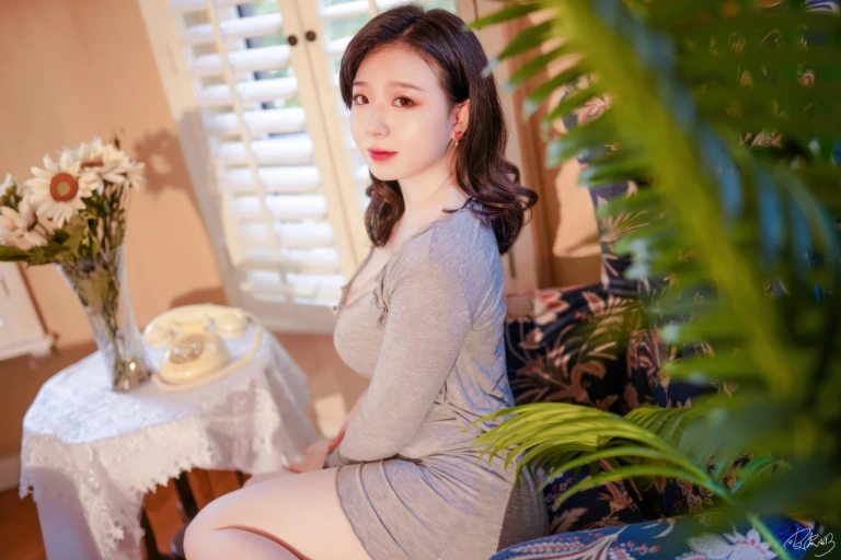 皮皮奶《房东太太》主题写真：50张全套美图