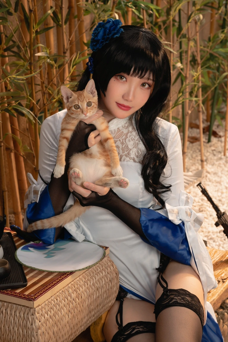 瓜希酱《少女前线 95式 玉玲珑》主题写真：20张全套美图