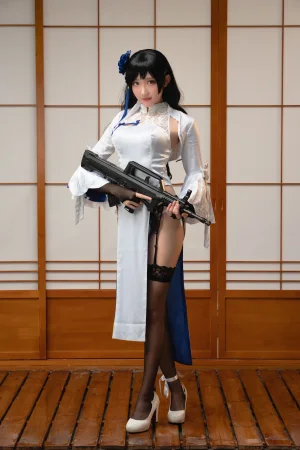 瓜希酱《少女前线 95式 玉玲珑》主题写真：20张全套美图