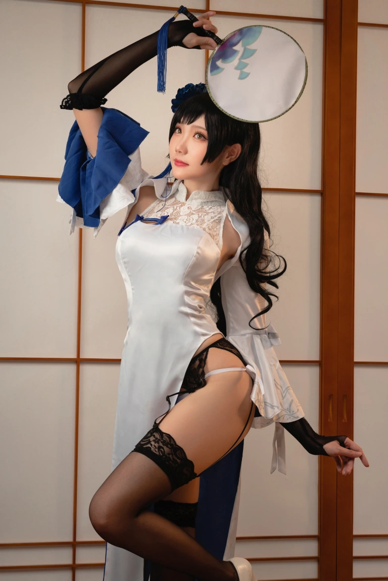 瓜希酱《少女前线 95式 玉玲珑》主题写真：20张全套美图