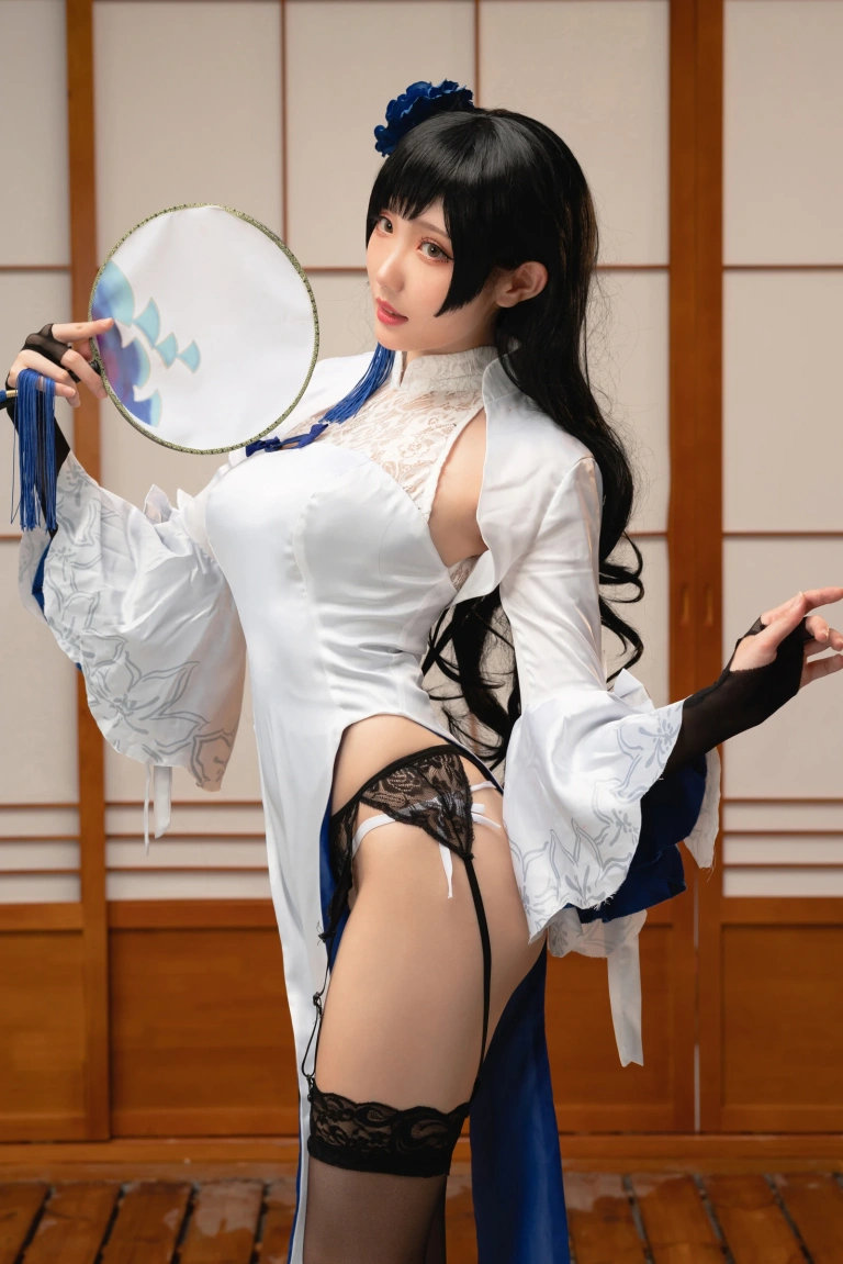瓜希酱《少女前线 95式 玉玲珑》主题写真：20张全套美图