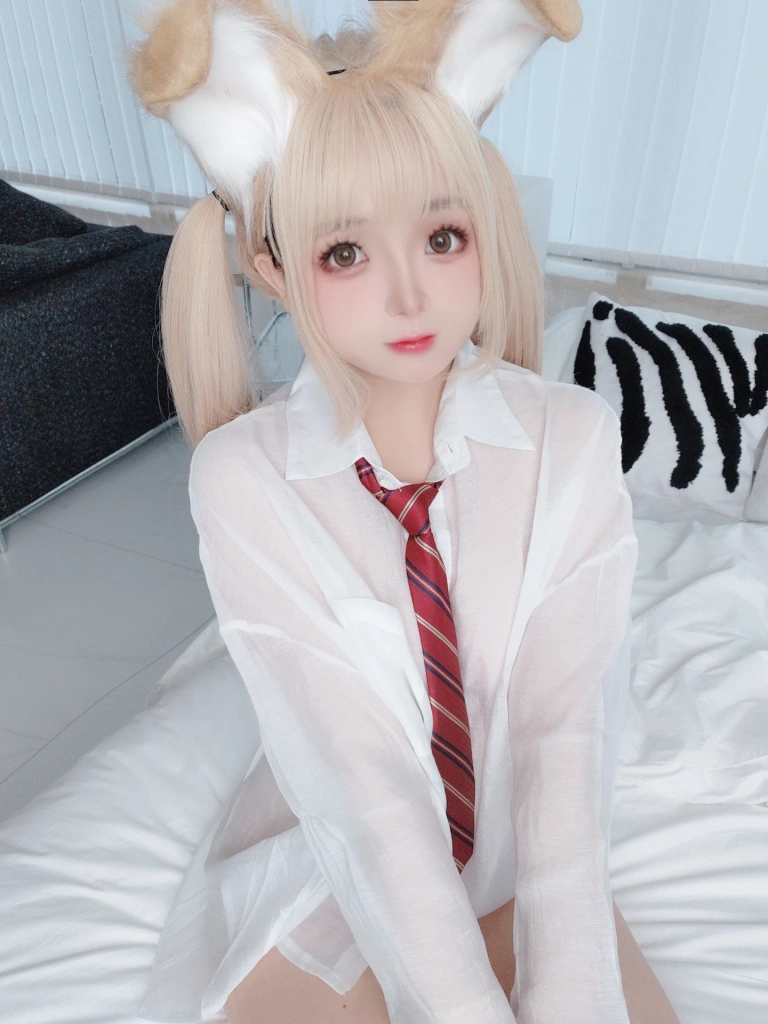 日奈娇(椎名莜)《衬衫小狗》主题写真：160张全套美图