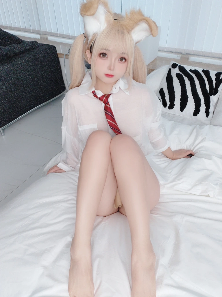 日奈娇(椎名莜)《衬衫小狗》主题写真：160张全套美图