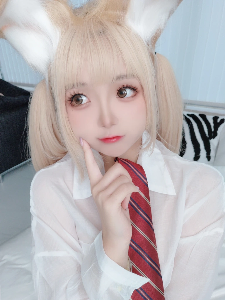 日奈娇(椎名莜)《衬衫小狗》主题写真：160张全套美图