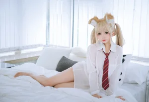 日奈娇(椎名莜)《衬衫小狗》主题写真：160张全套美图