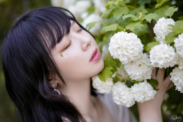皮皮奶《绣球花》主题写真：36张全套美图