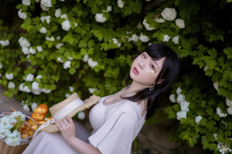 皮皮奶《绣球花》主题写真：36张全套美图