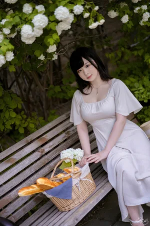 皮皮奶《绣球花》主题写真：36张全套美图