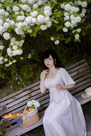 皮皮奶《绣球花》主题写真：36张全套美图