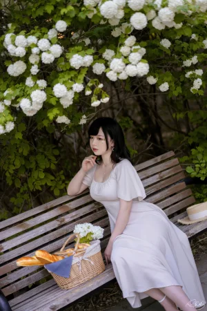 皮皮奶《绣球花》主题写真：36张全套美图