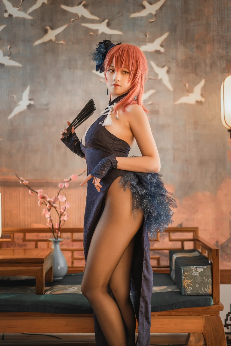蜜汁猫裘《黑太子 旗袍》主题写真：40张全套美图