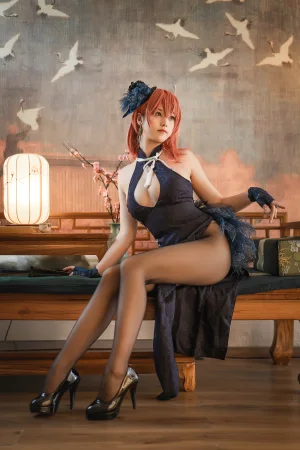 蜜汁猫裘《黑太子 旗袍》主题写真：40张全套美图
