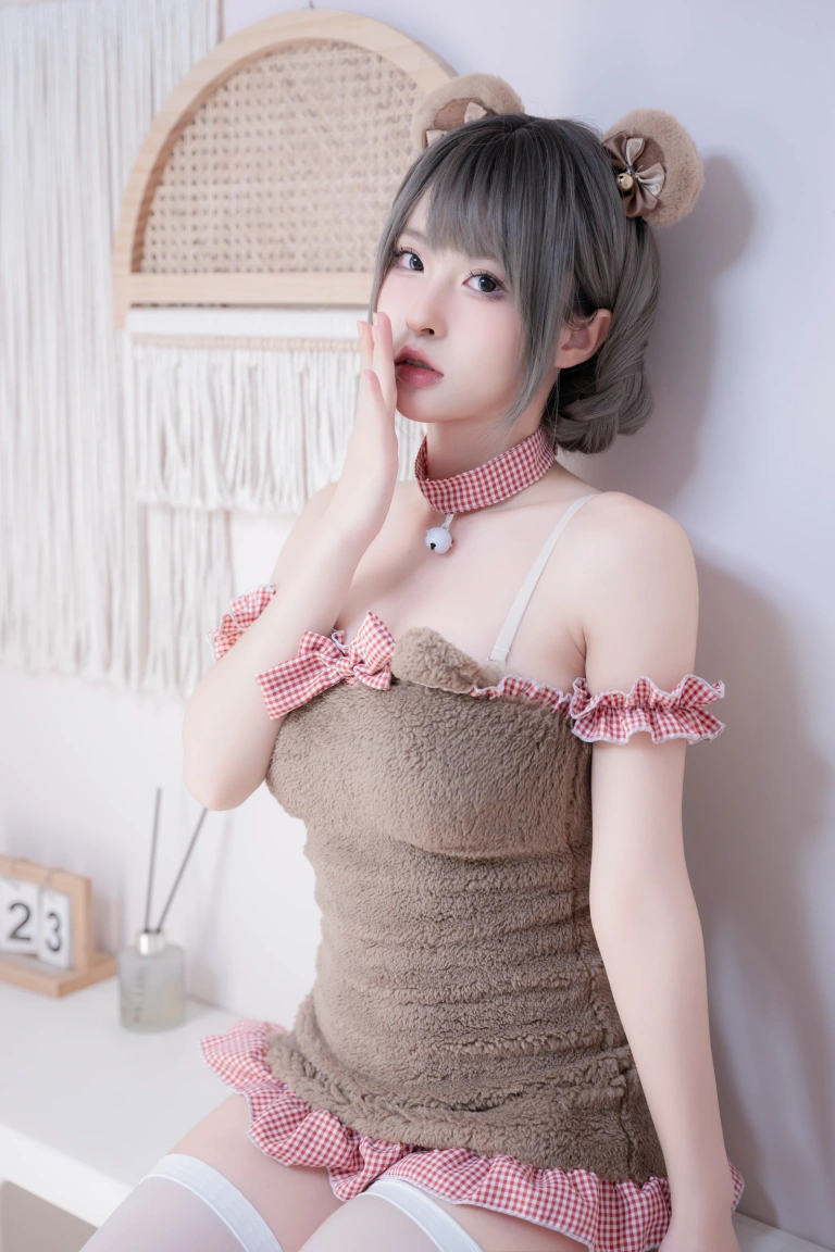 清水由乃《可爱灰熊》主题写真：50张全套美图