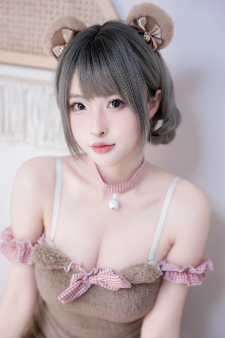 清水由乃《可爱灰熊》主题写真：50张全套美图