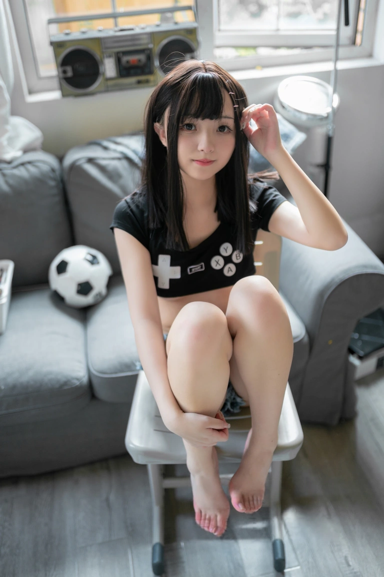 花铃《手柄妹妹》主题写真：65张全套美图