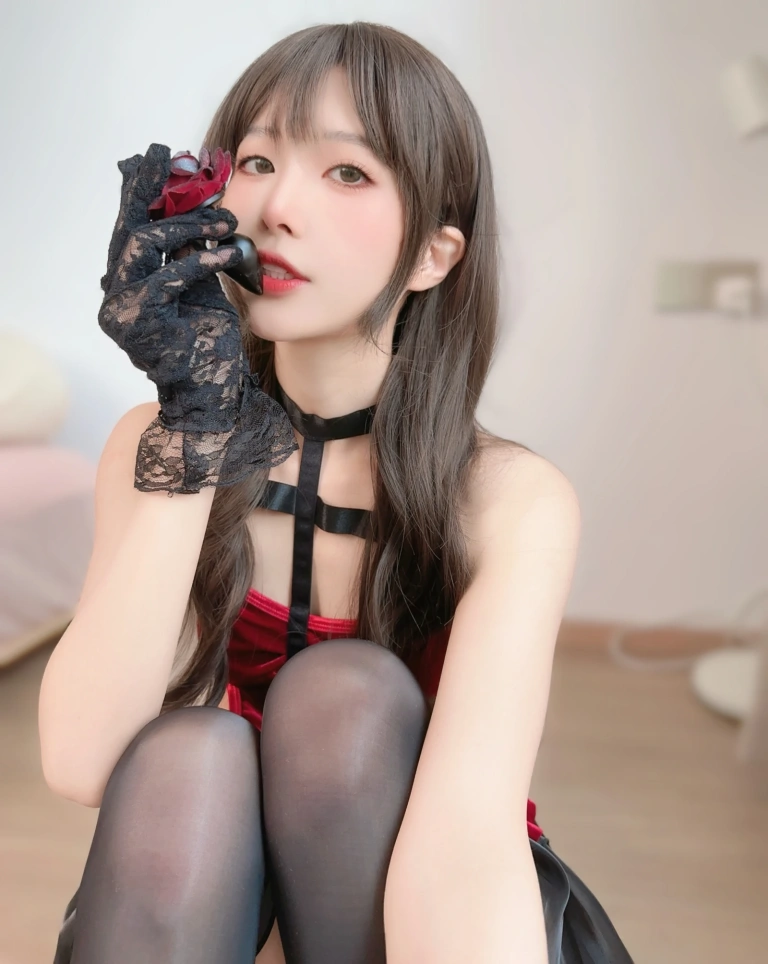 布丁大法《蔷薇之花》主题写真：80张全套美图，含5个视频