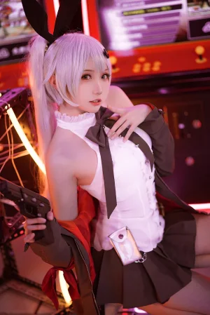 瓜希酱《少女前线 FN-57 Five-seveN》主题写真：22张全套美图