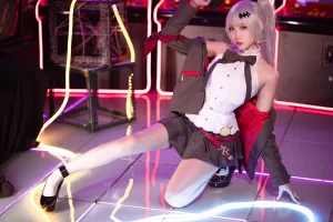 瓜希酱《少女前线 FN-57 Five-seveN》主题写真：22张全套美图