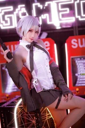 瓜希酱《少女前线 FN-57 Five-seveN》主题写真：22张全套美图