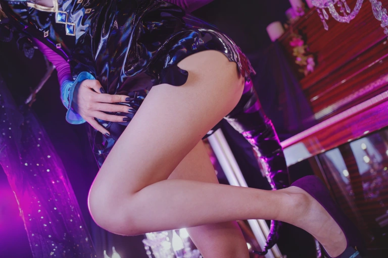 木棉棉《Miku小恶魔》主题写真：19张全套美图