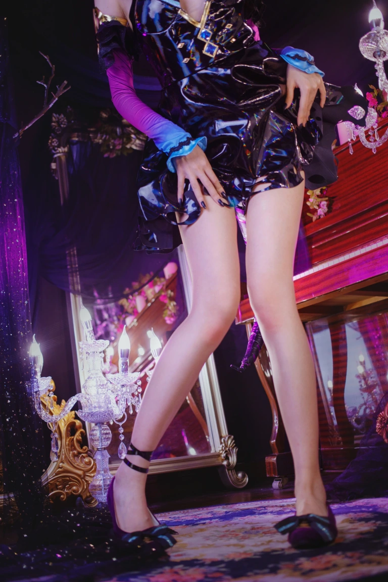 木棉棉《Miku小恶魔》主题写真：19张全套美图