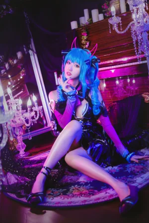 木棉棉《Miku小恶魔》主题写真：19张全套美图