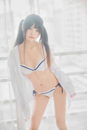 桜桃喵《桜桃未熟1 白衬衫双马尾》主题写真：47张全套美图
