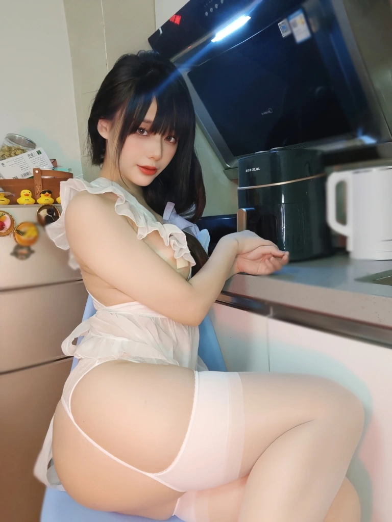 九言《居家太太》主题写真：33张全套美图