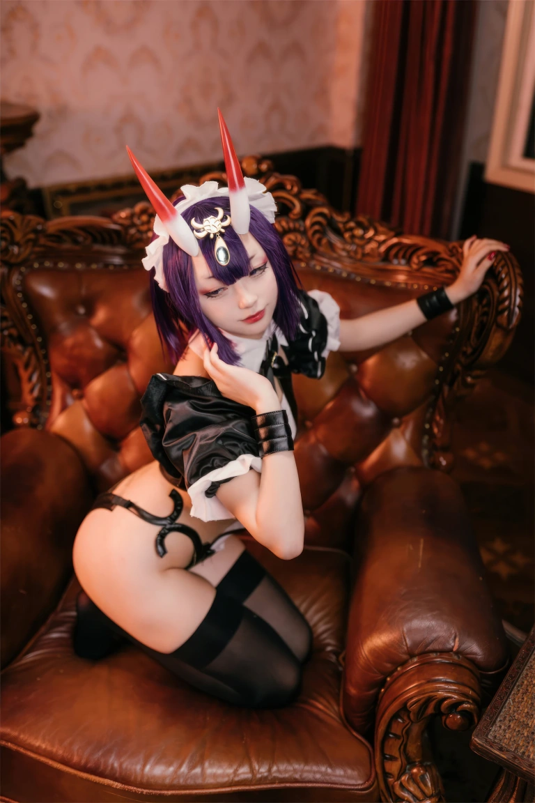 花铃《酒吞童子女仆》主题写真：61张全套美图