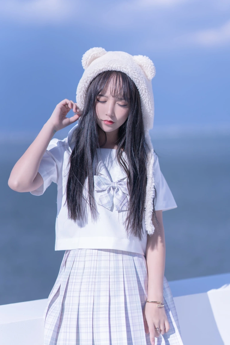 过期米线线喵《天台JK》主题写真：58张全套美图