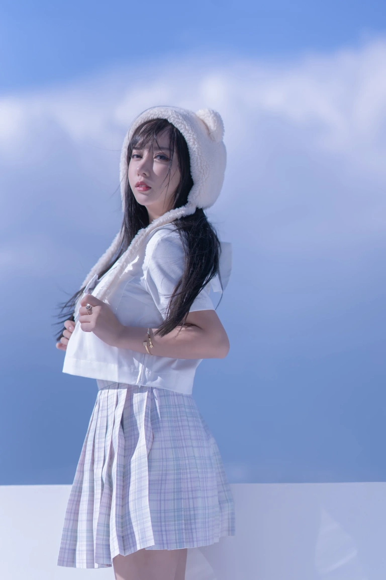 过期米线线喵《天台JK》主题写真：58张全套美图