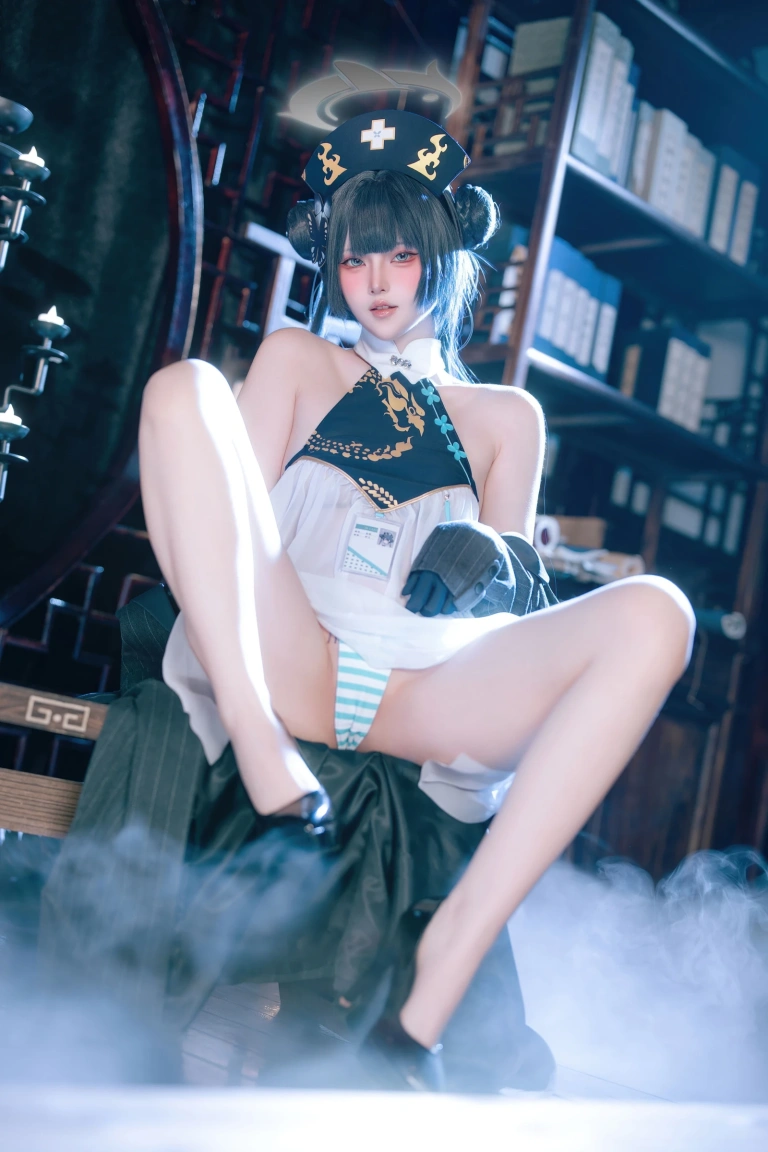 屿鱼《蔚蓝档案 妃咲同人护士》主题写真：65张全套美图