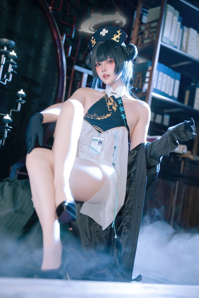 屿鱼《蔚蓝档案 妃咲同人护士》主题写真：65张全套美图