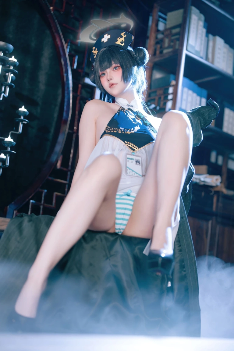 屿鱼《蔚蓝档案 妃咲同人护士》主题写真：65张全套美图