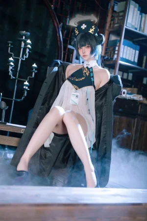 屿鱼《蔚蓝档案 妃咲同人护士》主题写真：65张全套美图
