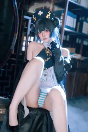 屿鱼《蔚蓝档案 妃咲同人护士》主题写真：65张全套美图