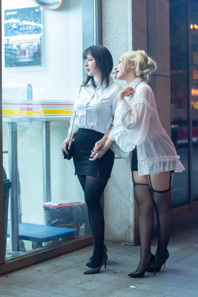 皮皮奶&穆零Mu0《百合OL》主题写真：51张全套美图