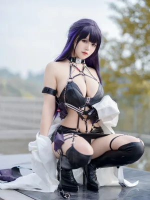 小仓千代《[Patreon] 2023年12月套图会员合集》主题写真：131张全套美图