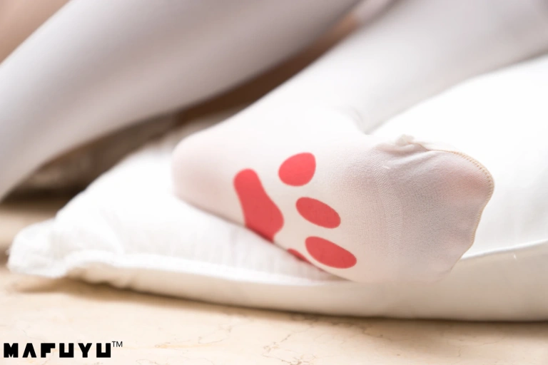 神楽坂真冬《猫爪白丝系列（含视频）》主题写真：100张全套美图，含1个视频