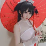 依酱《爱岩》主题写真：14张全套美图