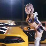 周叽是可爱兔兔《玛修赛车》主题写真：21张全套美图