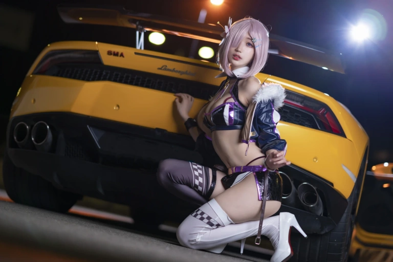 周叽是可爱兔兔《玛修赛车》主题写真：21张全套美图
