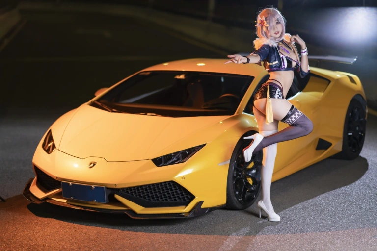 周叽是可爱兔兔《玛修赛车》主题写真：21张全套美图