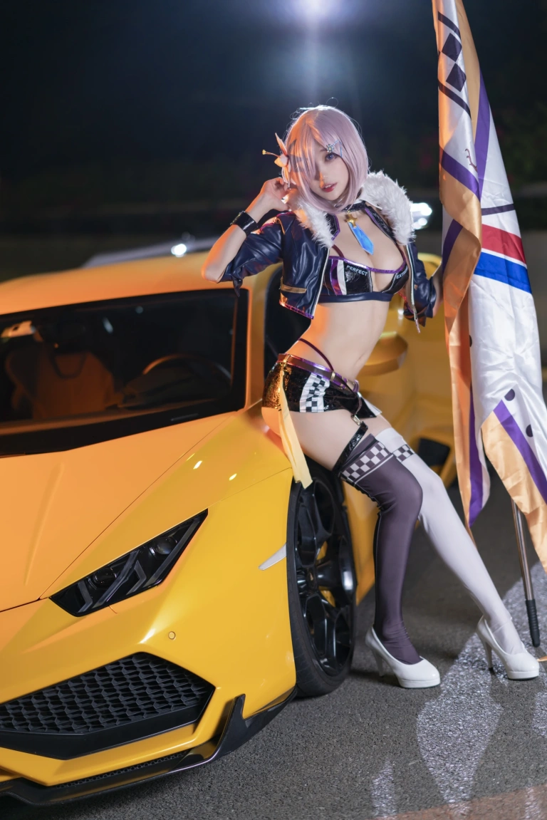 周叽是可爱兔兔《玛修赛车》主题写真：21张全套美图