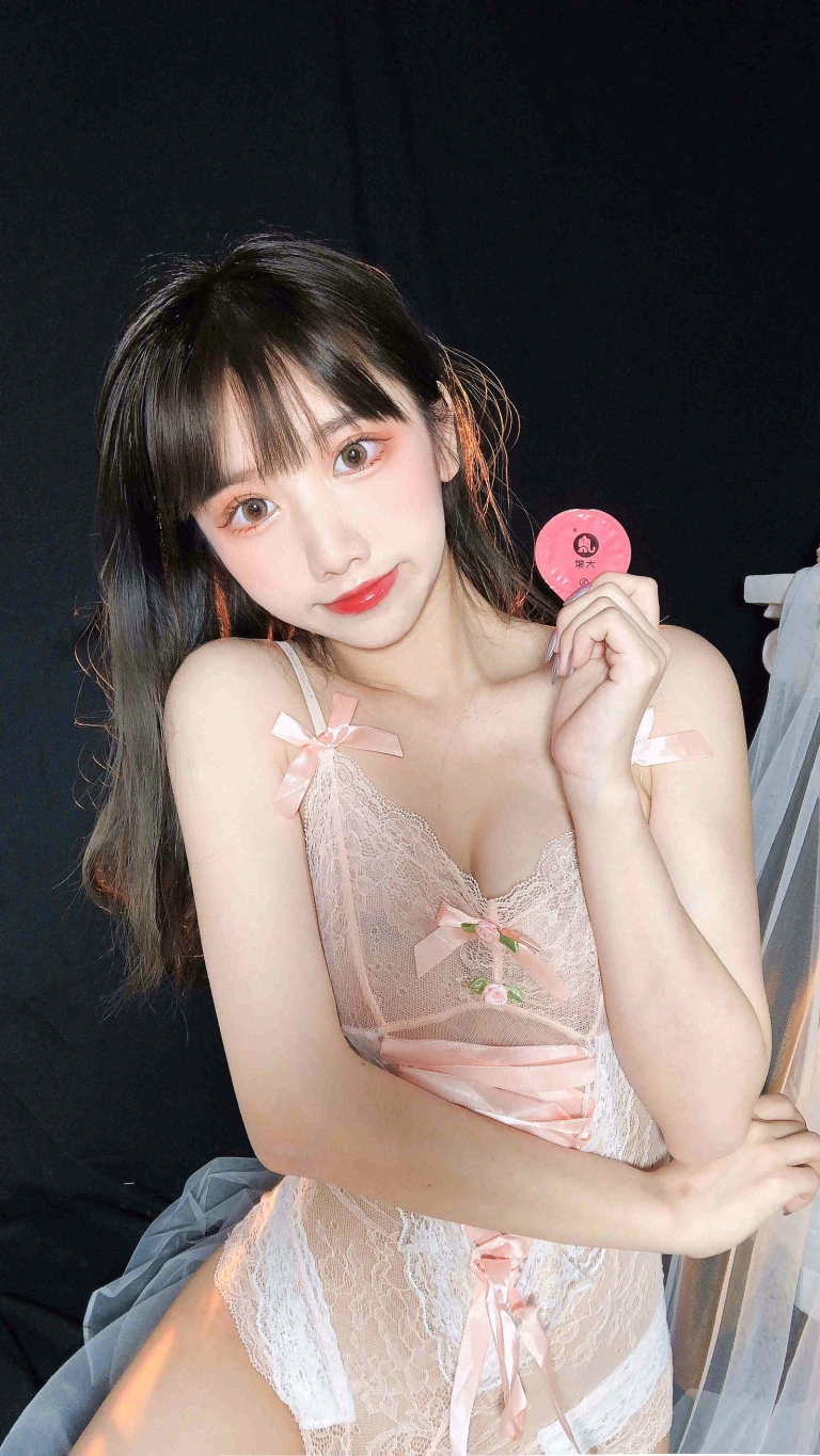 果咩酱《春天》主题写真：24张全套美图，含1个视频