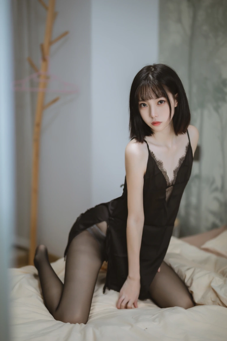 许岚《黑色蕾丝睡衣》主题写真：40张全套美图