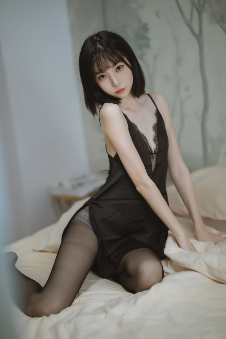 许岚《黑色蕾丝睡衣》主题写真：40张全套美图