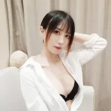 念雪《OL系列》主题写真：20张全套美图