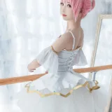 面饼仙儿《小圆芭蕾》主题写真：12张全套美图
