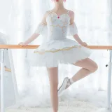面饼仙儿《小圆芭蕾》主题写真：12张全套美图